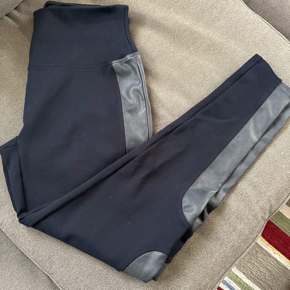LIKE NEW Spanx Ponte Leggings